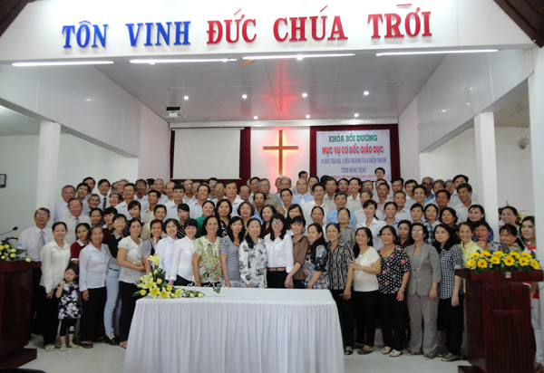 Spiritual refreshment and training for deacons held in Ho Chi Minh city, Dong Thap and Đăk Lăk provinces